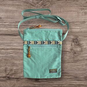 L.L. Bean Mountain Classic Crossbody Bag/Purse Ocean Teal Nylon Light Weight